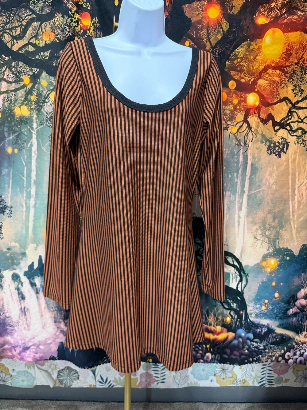 Urban Outfitters figure skimming